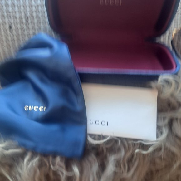 NEW GUCCI Sunglasses - Picture 3 of 7